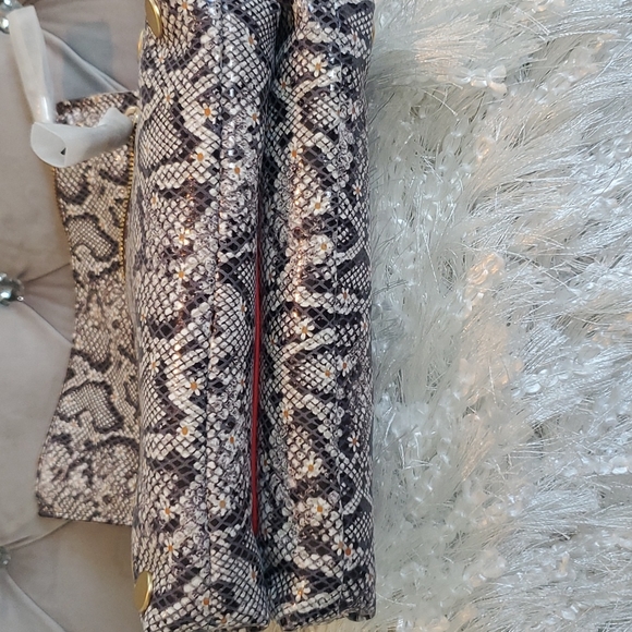 Hammitt Genuine Leather Crossbody. - Picture 11 of 13